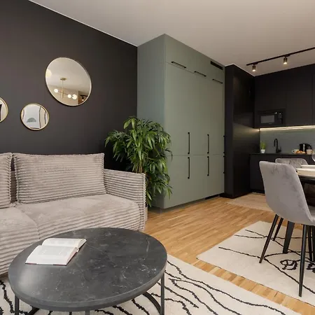 Praga With Parking Podskarbinska By Renters 公寓 华沙
