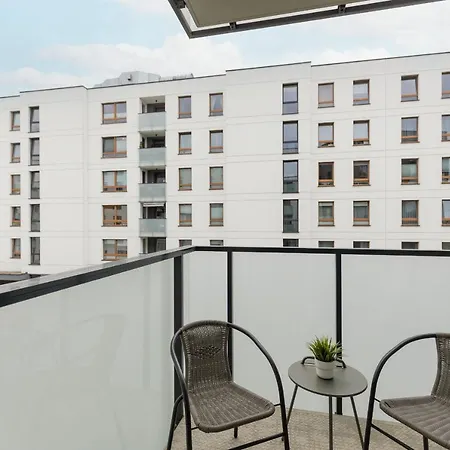 Praga With Parking Podskarbinska By Renters